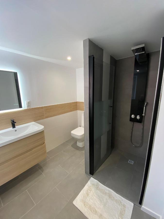 Appartement Rez De Villa Proche Port Et Plages De Sanary Esterno foto