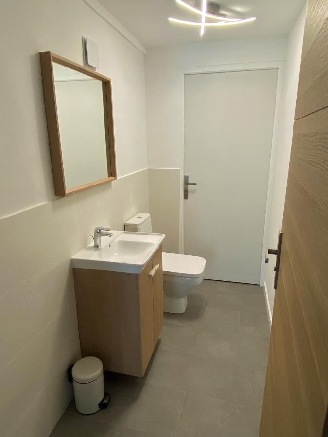 Appartement Rez De Villa Proche Port Et Plages De Sanary Esterno foto