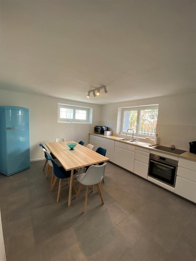 Appartement Rez De Villa Proche Port Et Plages De Sanary Esterno foto