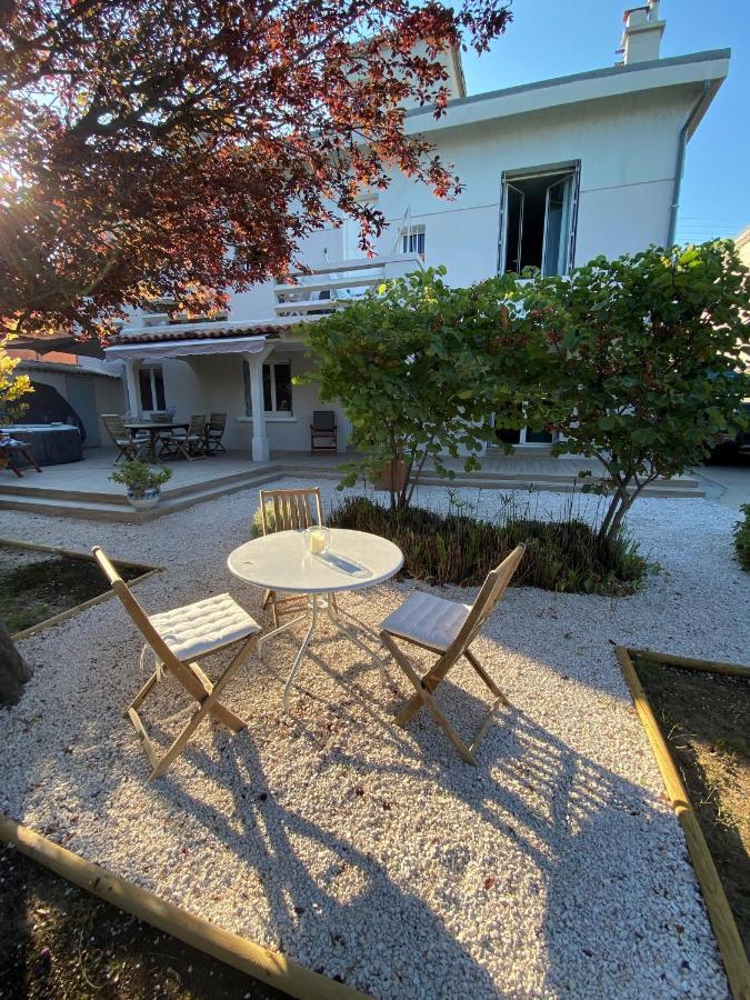 Appartement Rez De Villa Proche Port Et Plages De Sanary Esterno foto