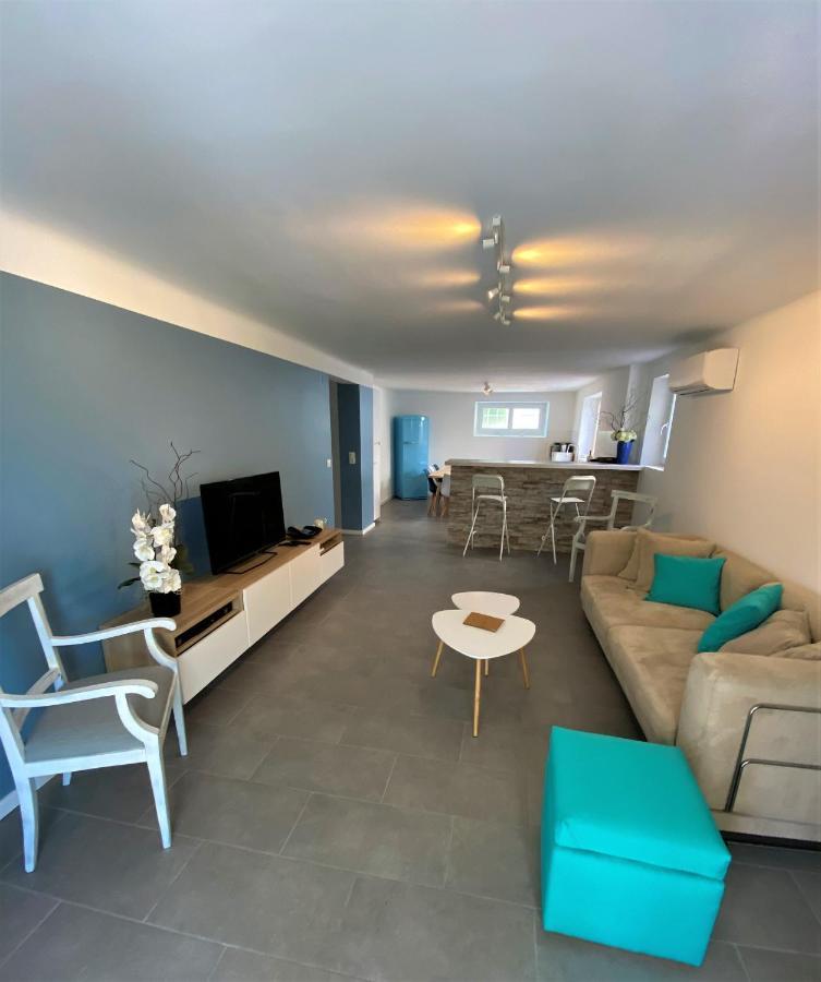 Appartement Rez De Villa Proche Port Et Plages De Sanary Esterno foto