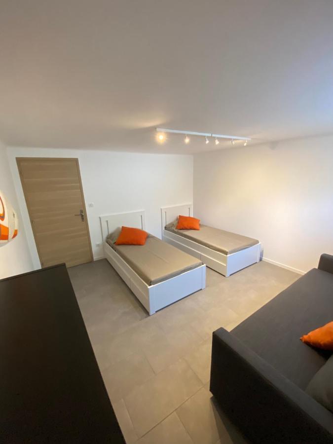 Appartement Rez De Villa Proche Port Et Plages De Sanary Esterno foto