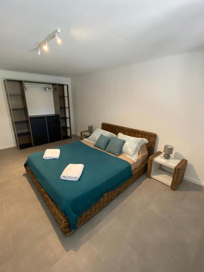 Appartement Rez De Villa Proche Port Et Plages De Sanary Esterno foto