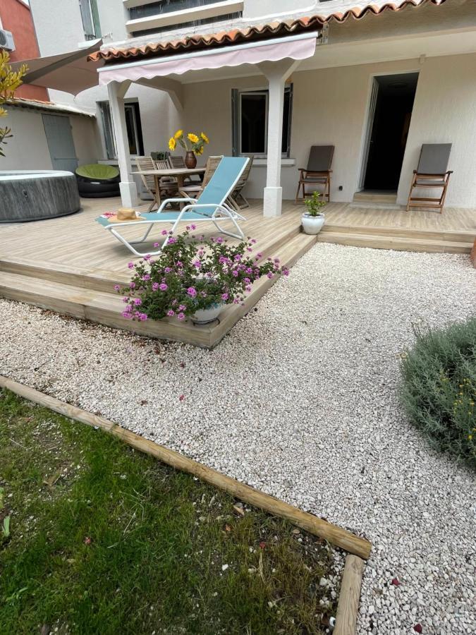 Appartement Rez De Villa Proche Port Et Plages De Sanary Esterno foto
